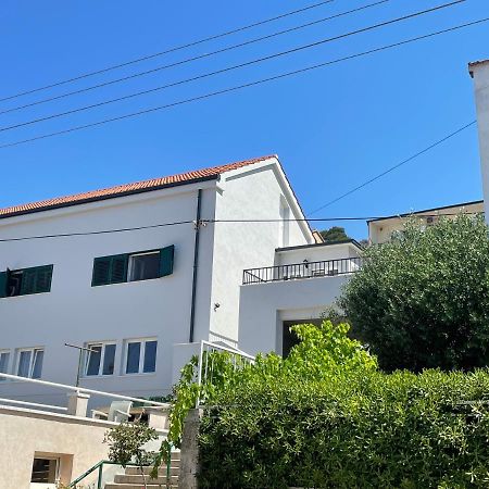 Apartment Simaris - Spacious With Terrace And Sea View Šibenik Exteriör bild