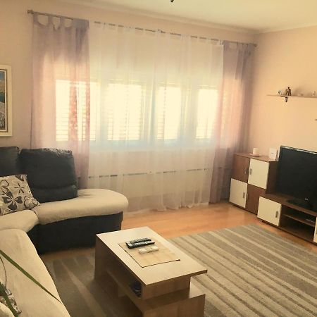 Apartment Simaris - Spacious With Terrace And Sea View Šibenik Exteriör bild