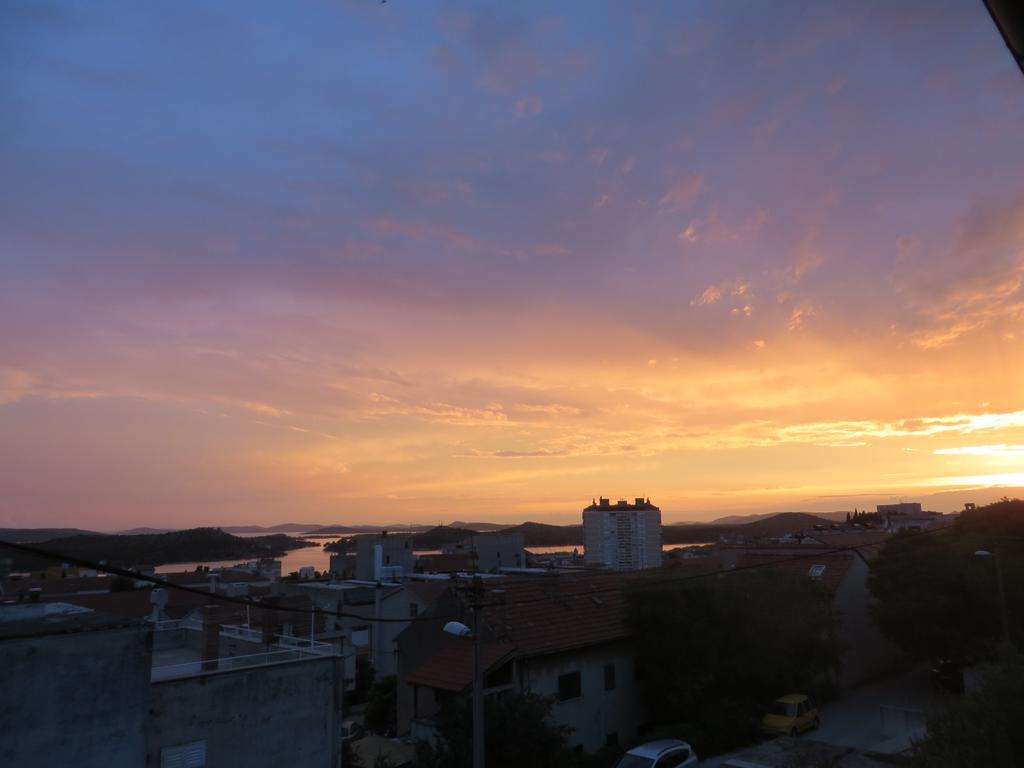 Apartment Simaris - Spacious With Terrace And Sea View Šibenik Exteriör bild