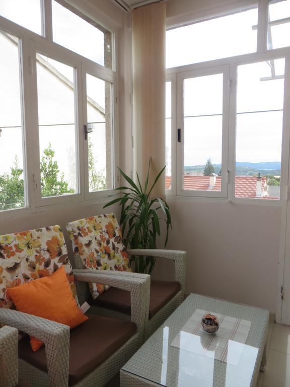 Apartment Simaris - Spacious With Terrace And Sea View Šibenik Exteriör bild